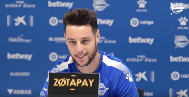 Burgui, en la sala de prensa del Alavés (Foto: Alavés).