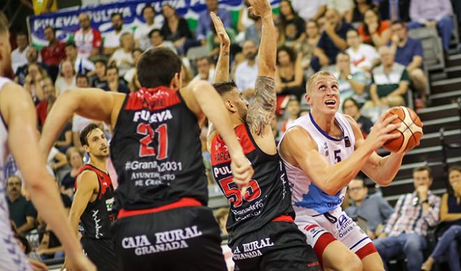 El Gipuzkoa Basket no pude permitirse un tropiezo en casa tras su derrota inaugural en Granada (Foto: GBC).