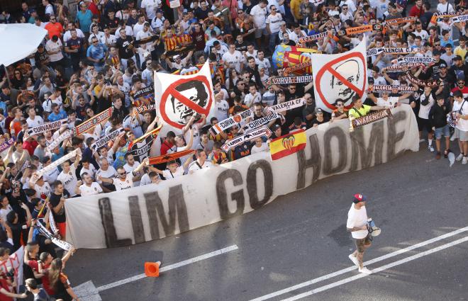 Protestas contra Peter Lim al principio de temporada (Foto: David González).