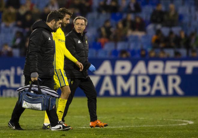 José Mari, tras lesionarse en un Zaragoza-Cádiz.