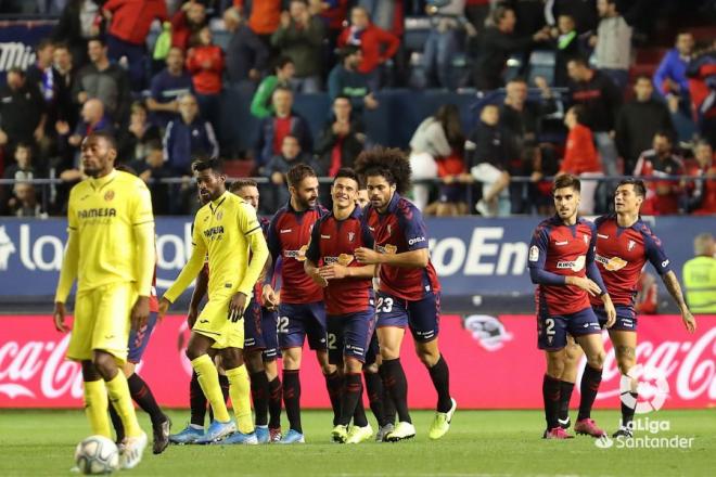Los jugadores del Osasuna celebran el gol de Roncaglia (Foto: LaLiga).