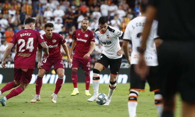 Maxi Gómez es el último jugador en sumarse a la lista de lesionados del Valencia CF (Foto: David González).