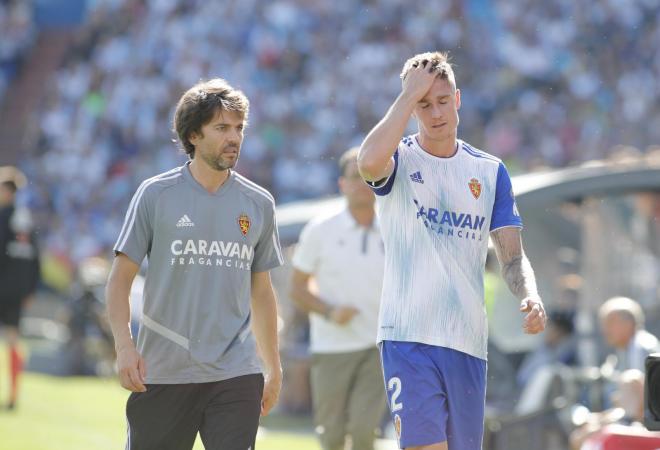 Vigaray, tras ser sustituido por lesión en el Real Zaragoza-Cádiz de la temporada pasada (Foto: Dani Marzo).