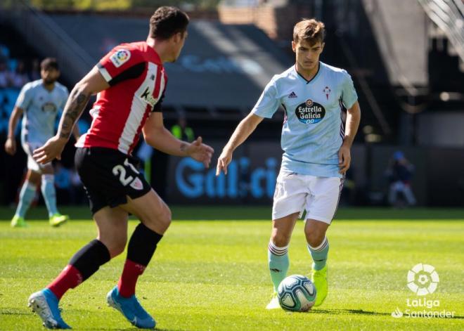 Denis Suárez conduciendo el balón (Foto: LaLiga).