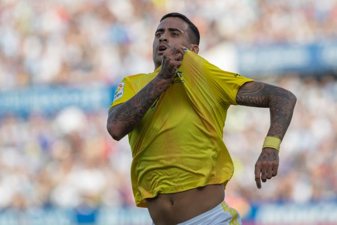 Nano Mesa celebra su gol en el Real Zaragoza-Cádiz (Foto: Dani Marzo).