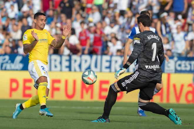 Momento del gol de Nano Mesa en el Real Zaragoza-Cádiz (Foto: Dani Marzo).