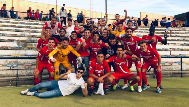 El Sevilla Atlético celebra su victoria en San Fernando (Foto: SFC).