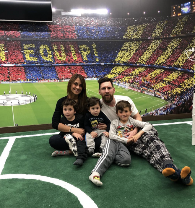 Leo Messi, con Antonela Roccuzzo y sus hijos (Thiago, Mateo y Ciro) en su casa de Barcelona.