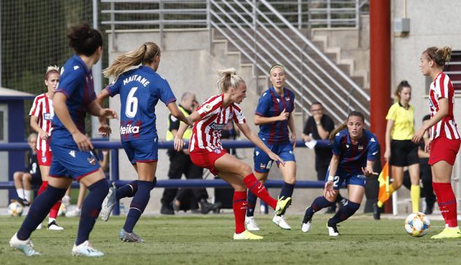Lance del partido entre el Levante UD Femenino y el Atlético de Madrid. (Foto: Levante UD)