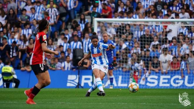 Itxaso Uriarte en un lance del Real Sociedad-Athletic (Foto: Real Sociedad).