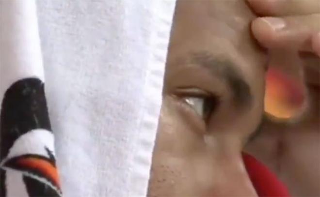 Cara de Neymar tras abandonar lesionado el partido.