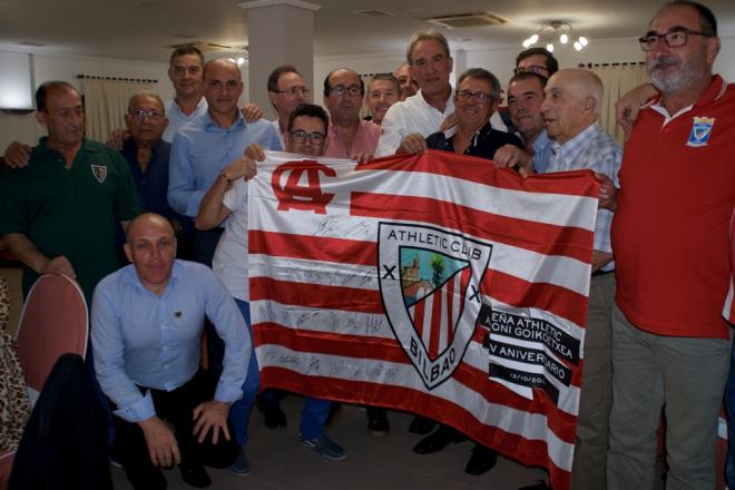 Andoni Goikoetxea fue agasajado en El Ejido por las Peñas del Athletic Club (Foto: DMQ Bizkaia).
