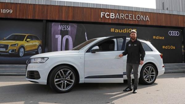 Leo Messi, en su Audi Q7.