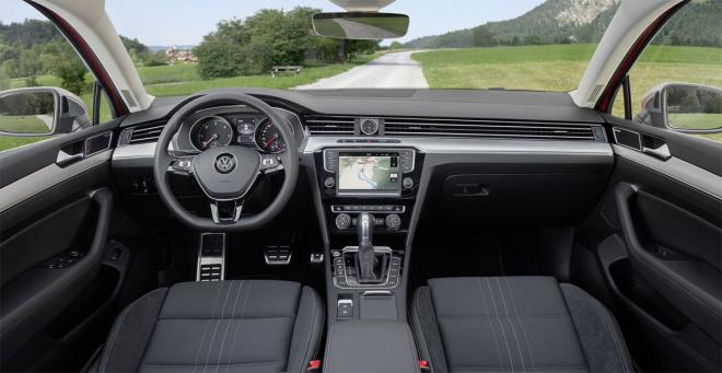 Volkswagen Passat Alltrack interior