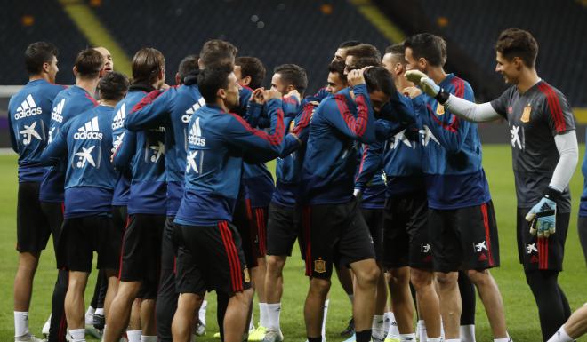 Los jugadores de España, en la sesión de trabajo en Suecia (Foto: SeFutbol).