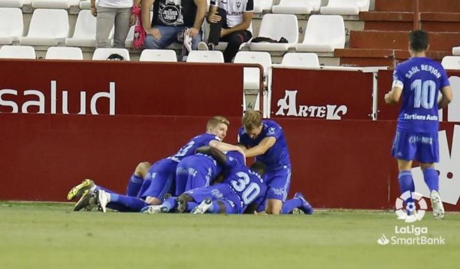 Jugadores del Oviedo celebran un gol ante el Albacete (Foto: LaLiga).