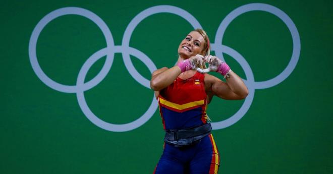Lydia Valentín celebra su medalla en Río.