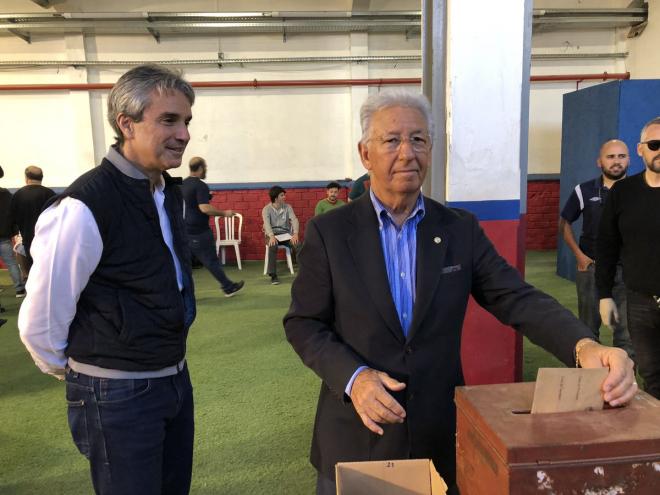 Espárrago, en unas elecciones en Uruguay.