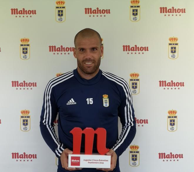 Alfredo Ortuño ha recibido el jugador cinco estrellas del mes de septiembre.