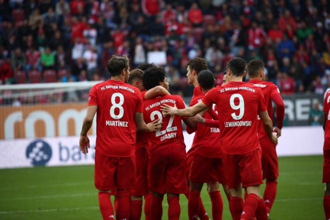 Javí Martínez celebra uno de los goles del Bayern (Foto: Bayern Munich)