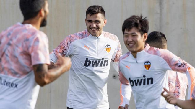 Maxi Gómez y Kangin Lee en el entrenamiento (Foto: Valencia CF)