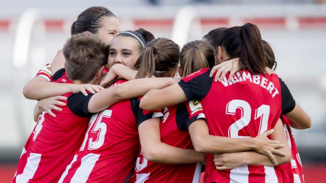 Las jugadoras del Athletic femenino celebran el 1-0 ante el Real Betis (Foto: Athletic Club).