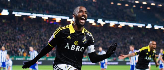 Goitom celebra un gol con el AIK Solna sueco.