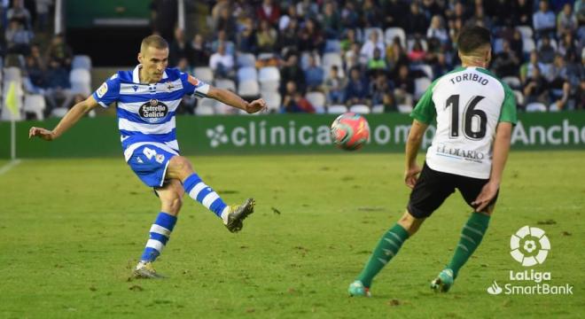 Álex Bergantiños, en el Racing-Dëpor (Foto: LaLiga).