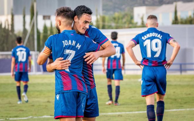 Joan celebra su gol (Foto: Levante UD).