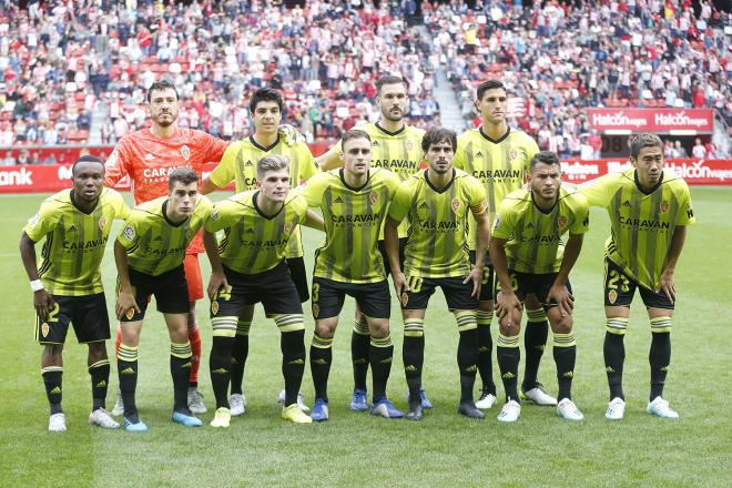 Once inicial del Real Zaragoza ante el Sporting en El Molinón (Foto: Luis Manso).