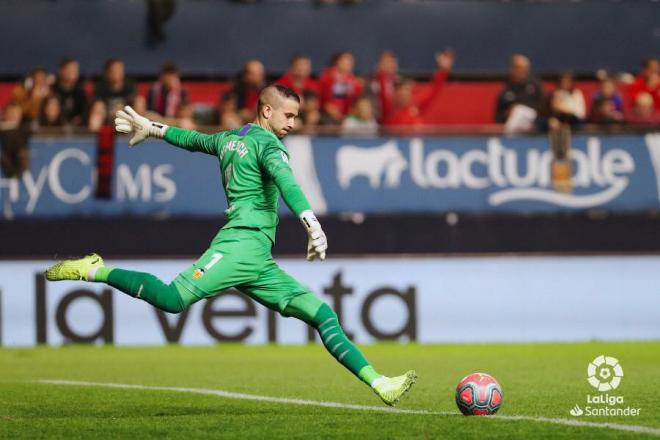 Jaume Doménech en el Osasuna-Valencia CF (Foto: LaLiga)