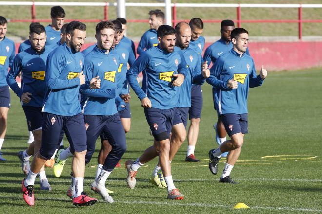 Entrenamiento Real Sporting preparando el partido ante el Cádiz (Foto: Luis Manso).