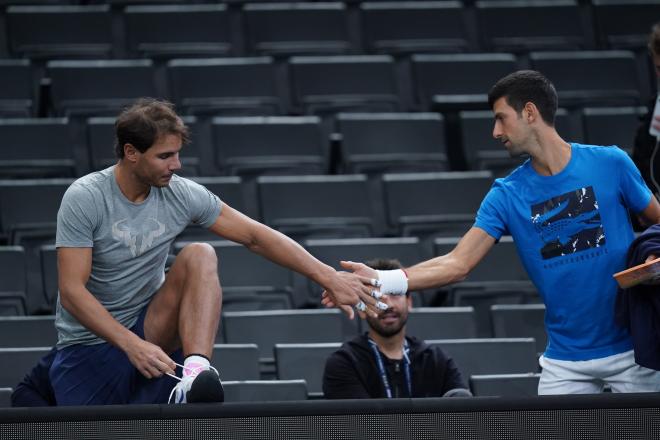 Rafa Nadal y Novak Djokovic, en un entrenamiento previo al Masters 1.000 de París (@RolexPMasters).