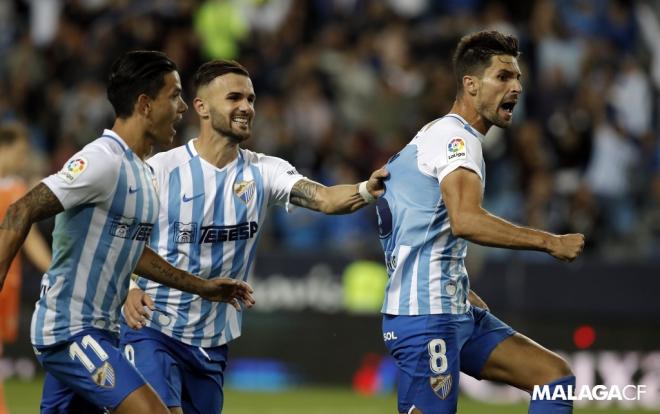 Sadiku celebra un gol del Málaga contra el Real Oviedo. (Foto: Málaga CF)