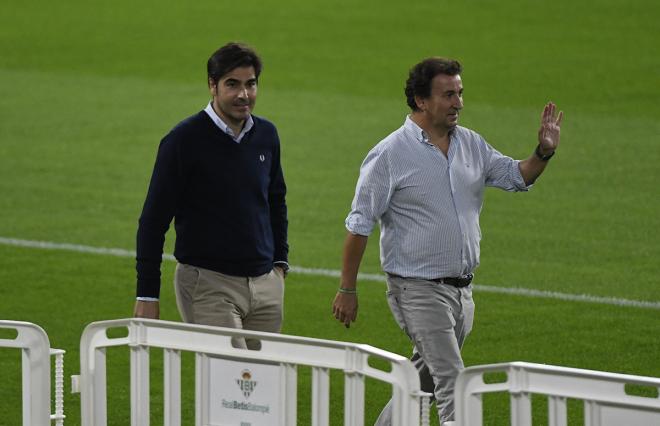 Haro y Catalán, en un entrenamientodel Betis (Foto: Kiko Hurtado).