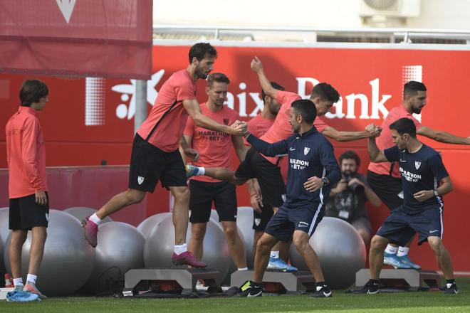Entrenamiento del Sevilla FC. (Foto: Kiko Hurtado).