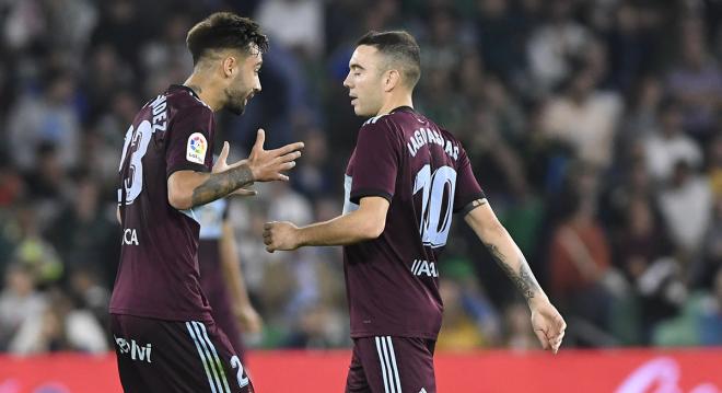 Brais y Aspas celebran un gol en el Betis-Celta (Foto: Kiko Hurtado).