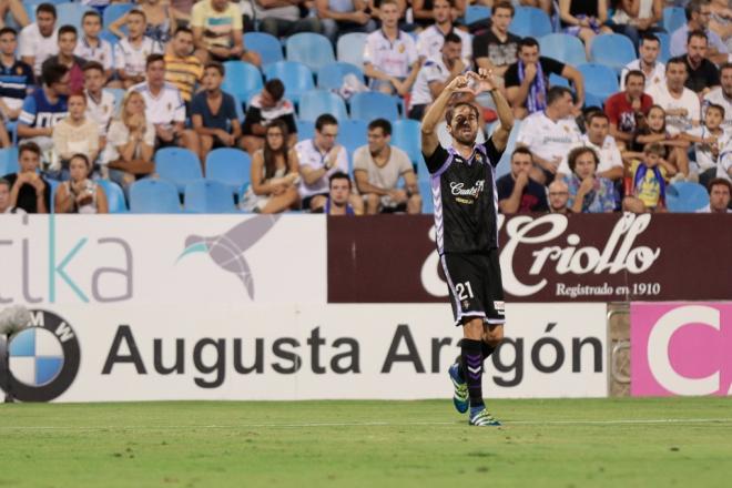 Míchel Herrero celebra su primer gol como jugador del Real Valladolid (Foto: Dani Marzo).