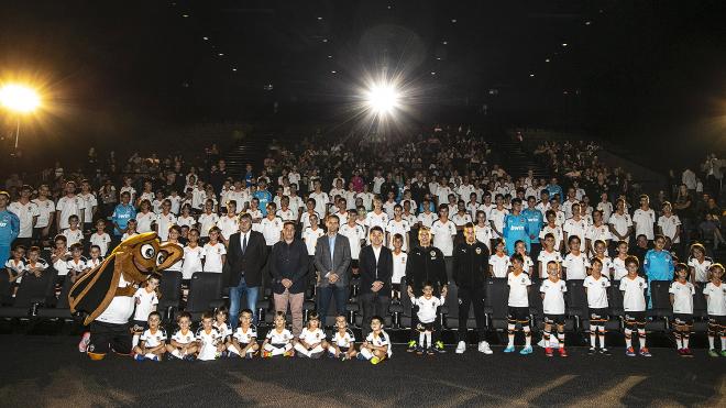 Presentación Escuelas de la Asociación de Futbolistas del Valencia CF (Foto: Lázaro de la Peña / Val