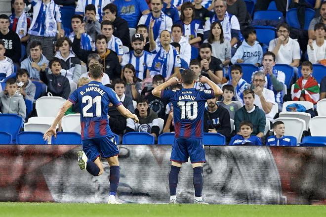 Enis Bardhi celebra su gol en el Real Sociedad-Levante (Foto: LaLiga).