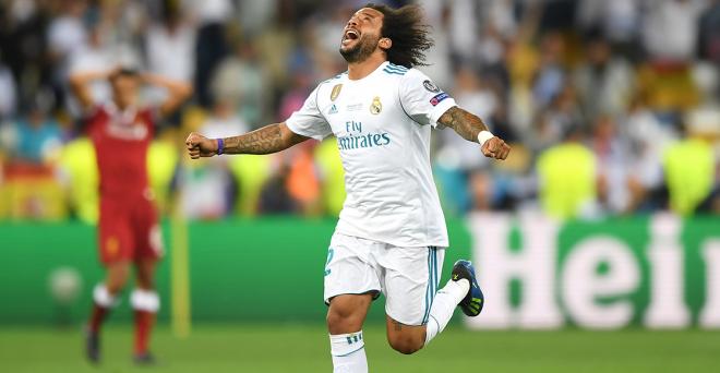 Marcelo celebra la Champions League conquistada por el Real Madrid en 2018 ante el Liverpool.