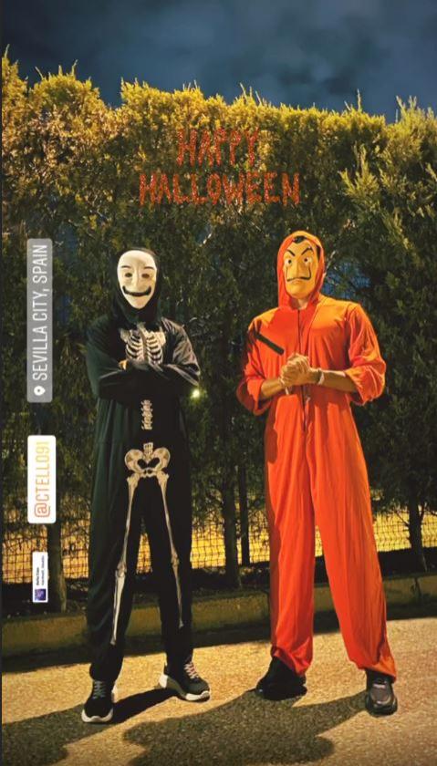 Cristian Tello y Marc Bartra, disfrazados por Halloween.