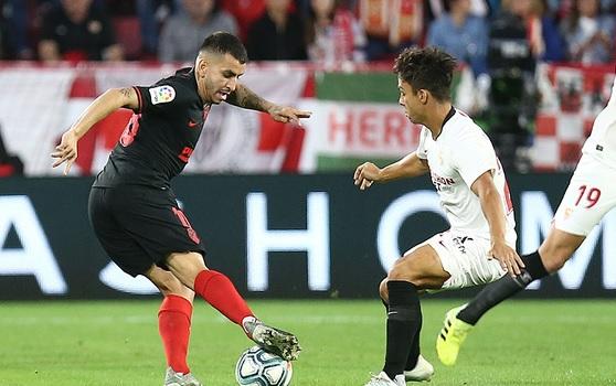 Correa, ante Óliver Torres (Foto: ATM).