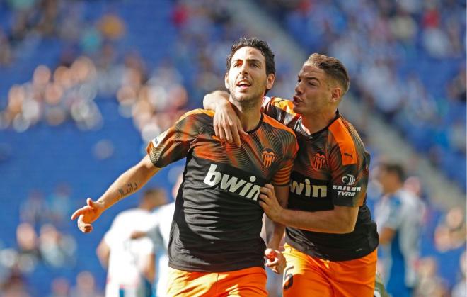 Dani Parejo celebra su gol ante el Espanyol (Foto: Lázaro de la Peña / Valencia CF)