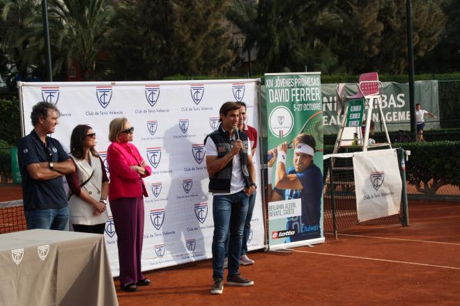 David Ferrer entrega los premios del XIV Torneo Jóvenes Promesas