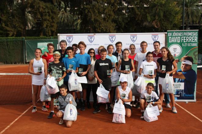 David Ferrer entrega los premios del XIV Torneo Jóvenes Promesas