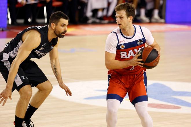 Rafa Martínez defiende a Frankie Ferrari (Foto: ACBPhoto).