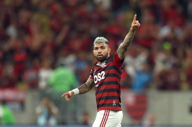 Gabriel Barbosa celebra un gol con el Flamengo.