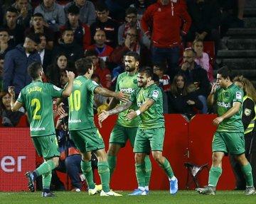 Portu celebra el segundo gol de la Real que dio los tres puntos en Granada en la primera vuelt (Foto: Real Sociedad).