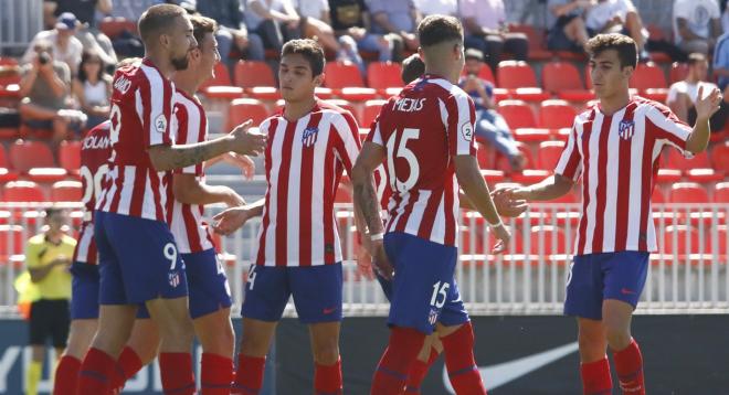 Los jugadores del Atlético de Madrid celebran un gol de Darío Poveda (Foto: ATM).